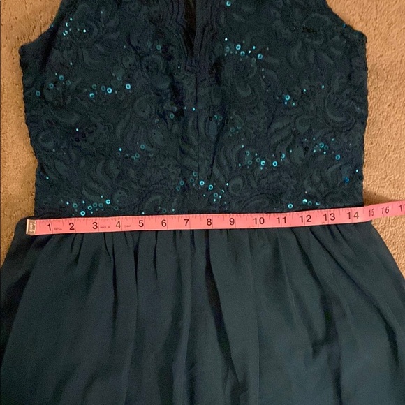 ***NWT*** SPEECHLESS EMERALD GREEN SEQUIN LACE FIT & FLARE FORMAL DRESS - Picture 8 of 14